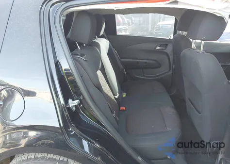 2018 Chevrolet Sonic Lt Auto z USA, uszkodzony, nr VIN 1G1JD6SBXJ4128176